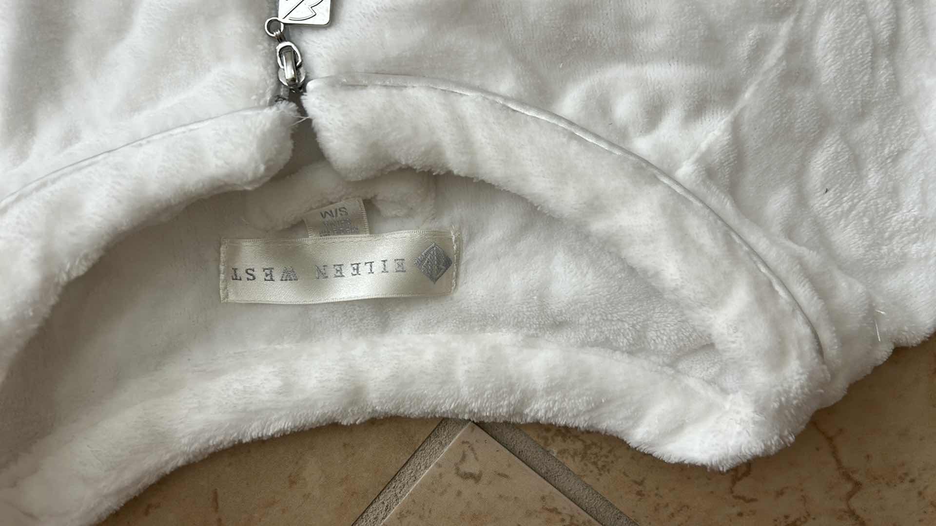 Photo 1 of 3 WHITE ROBES - EILEEN WEST, NATORI AND SPA ESSENTIALS SIZE S/M