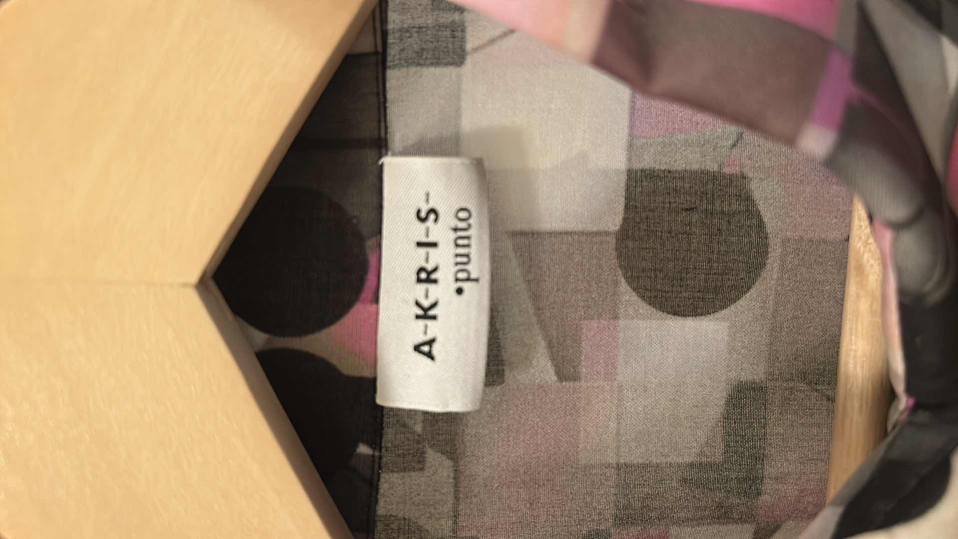 Photo 1 of AKRIS PUNTO GEOMETRIC BUTTON DOWN BLOUSE SIZE 8