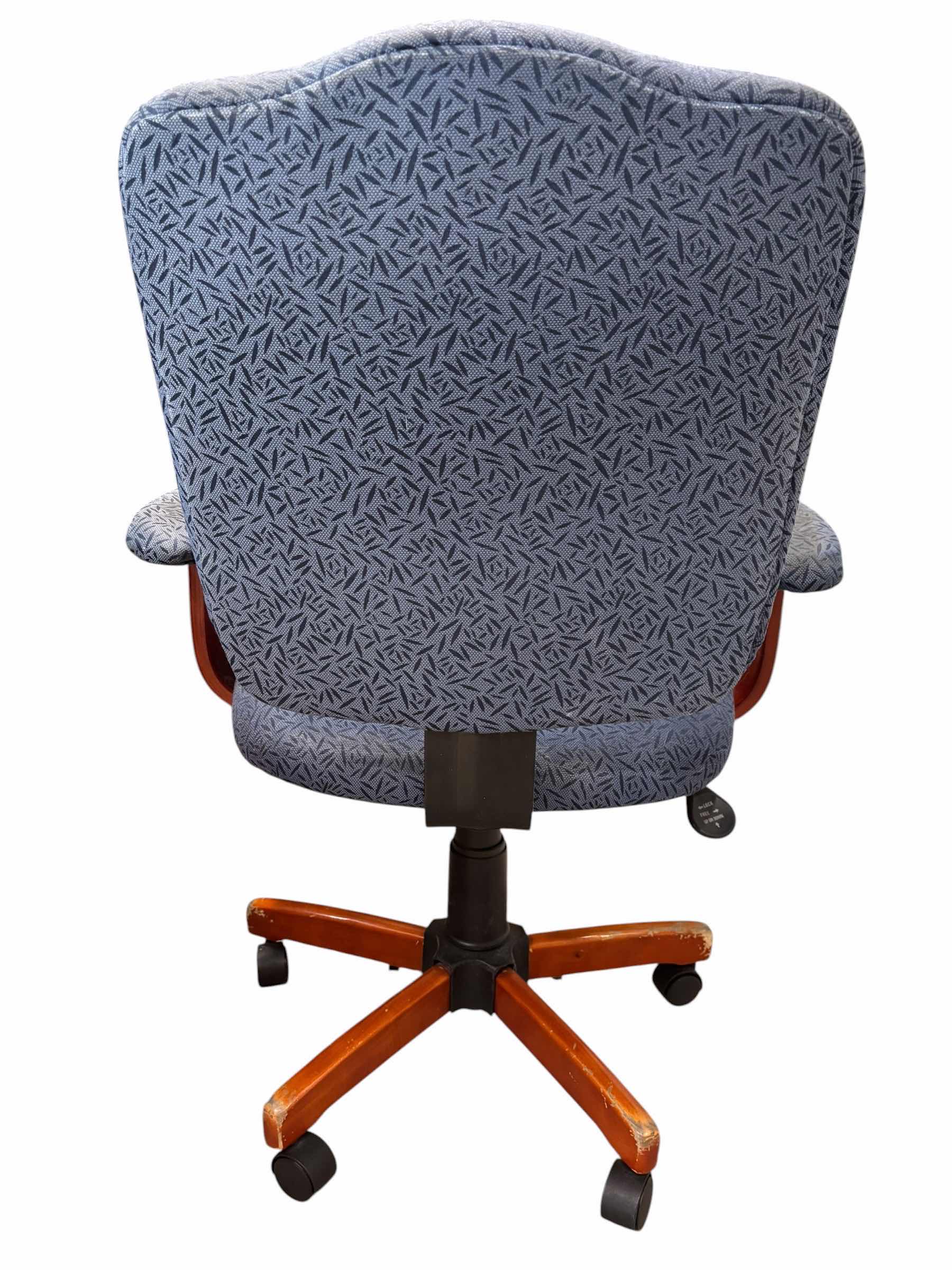 Photo 1 of OFFICE DESK CHAIR