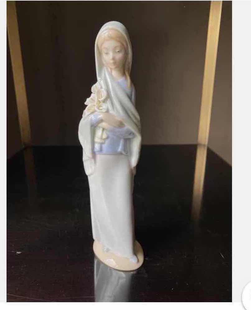 Photo 1 of LLADRO PORCELAIN FIGURE "GIRL WITH CALL LILIES"H 10"