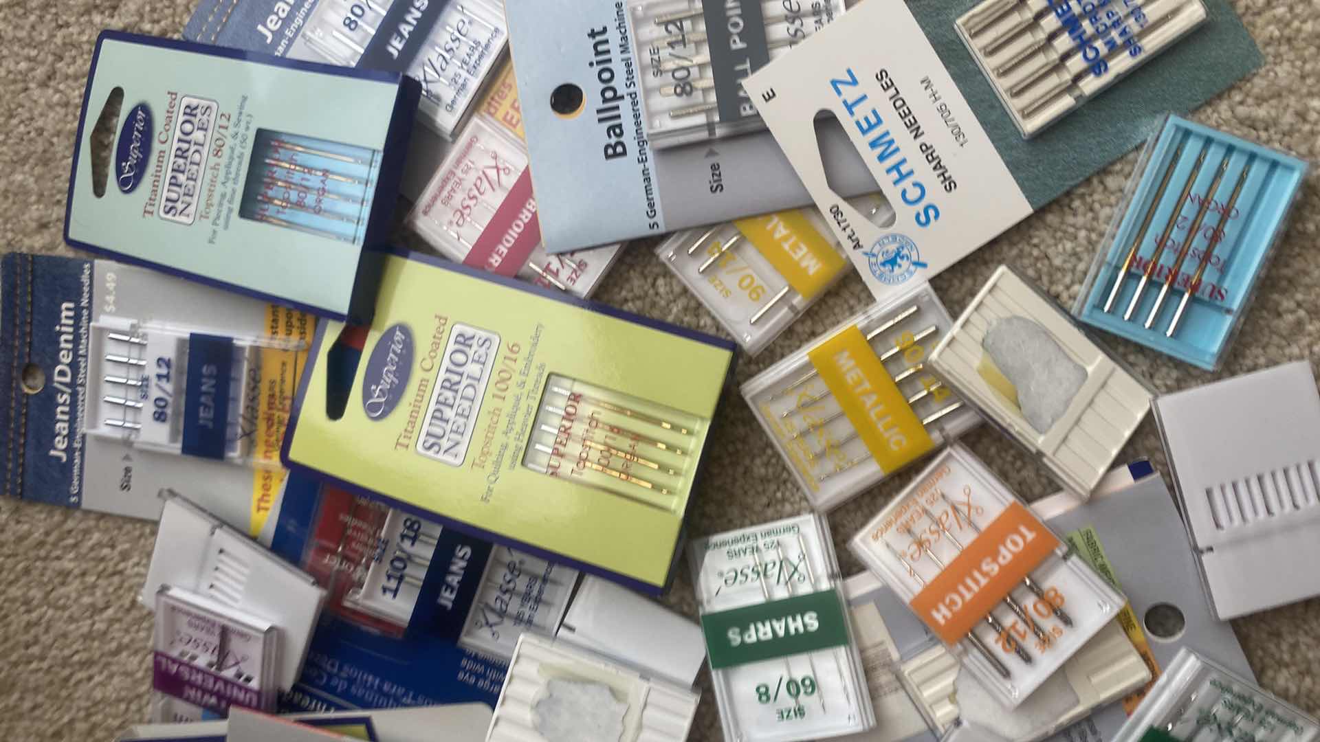 Photo 1 of SEWING MACHINE CRAFTING NEEDLES