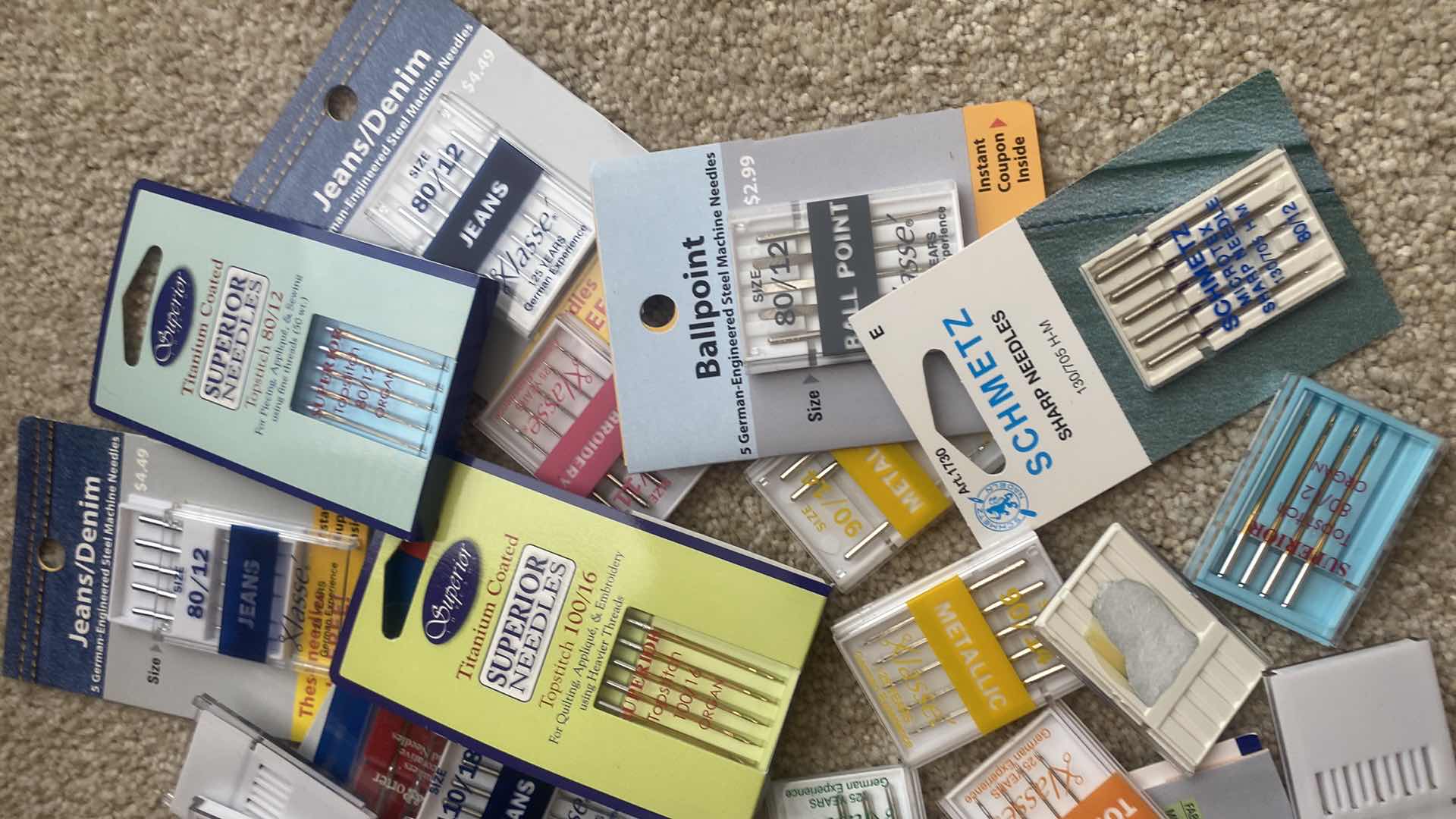 Photo 1 of SEWING MACHINE CRAFTING NEEDLES