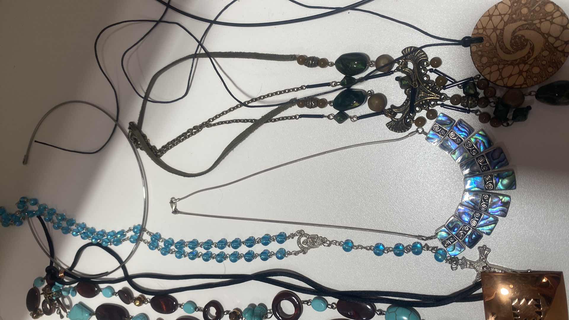 Photo 1 of WOMEN’S FASHION JEWELRY NECKLACES (8)