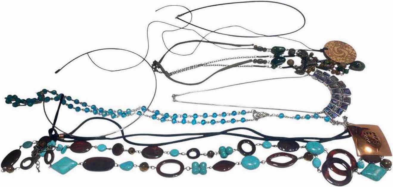 Photo 1 of WOMEN’S FASHION JEWELRY NECKLACES (8)