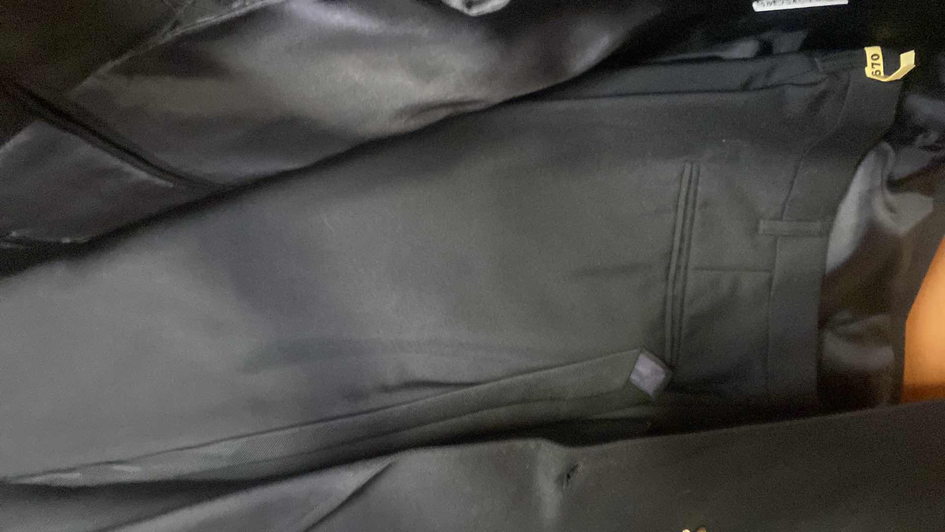 Photo 1 of MEN’S DELTA AIRLINES PILOT UNIFORM SIZE 44 LONG