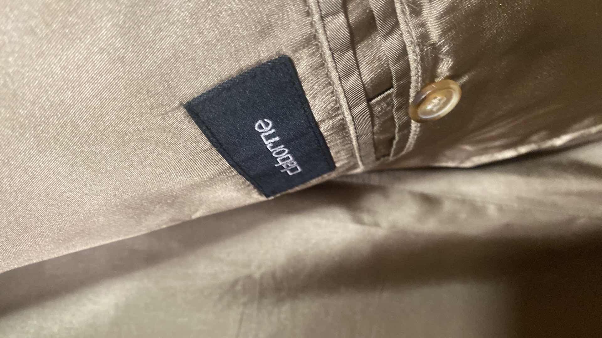 Photo 1 of MEN’S JACKETS ESTIMATED SIZE 42 LONG (2)