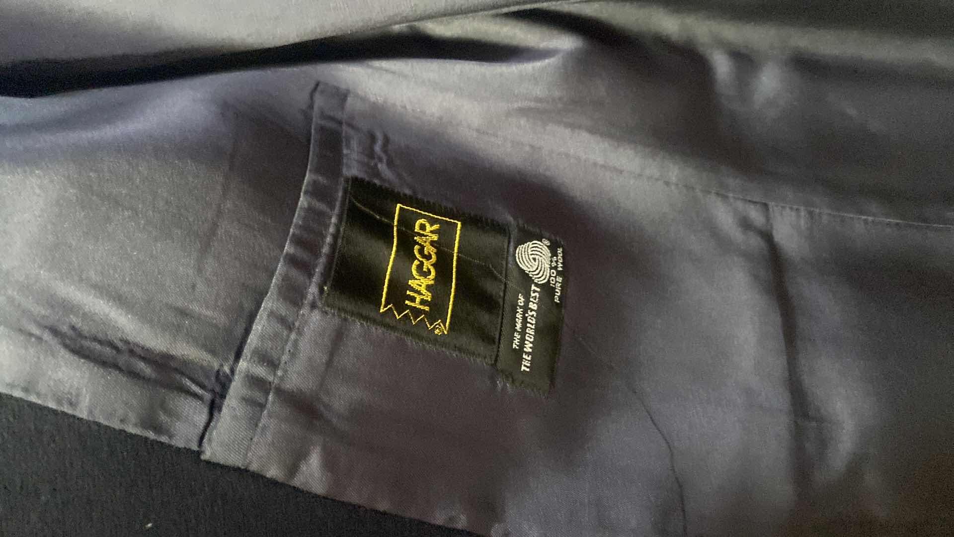 Photo 1 of MEN’S JACKETS ESTIMATED SIZE 42 LONG (2)