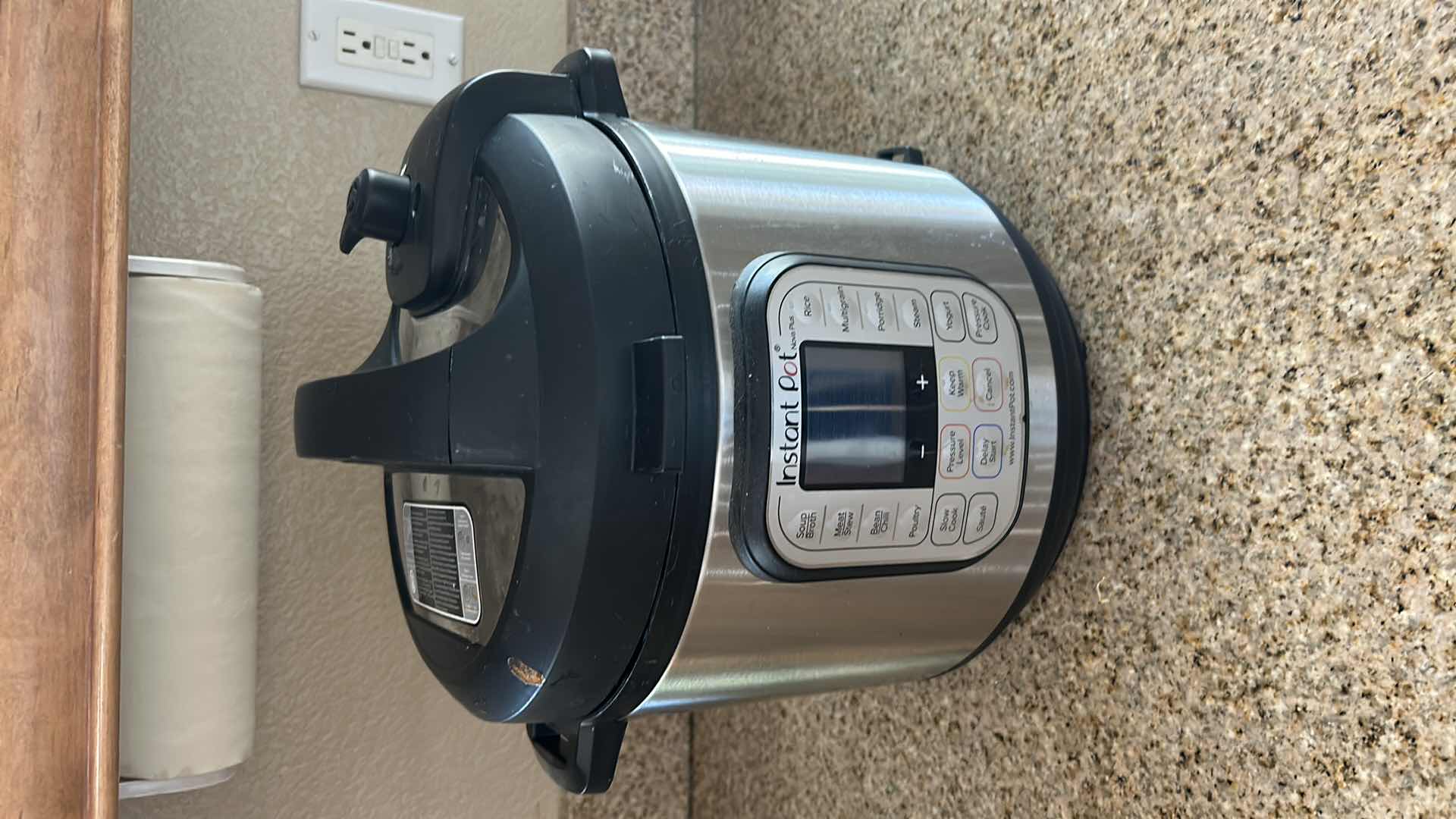 Photo 1 of INSTA POT $60
