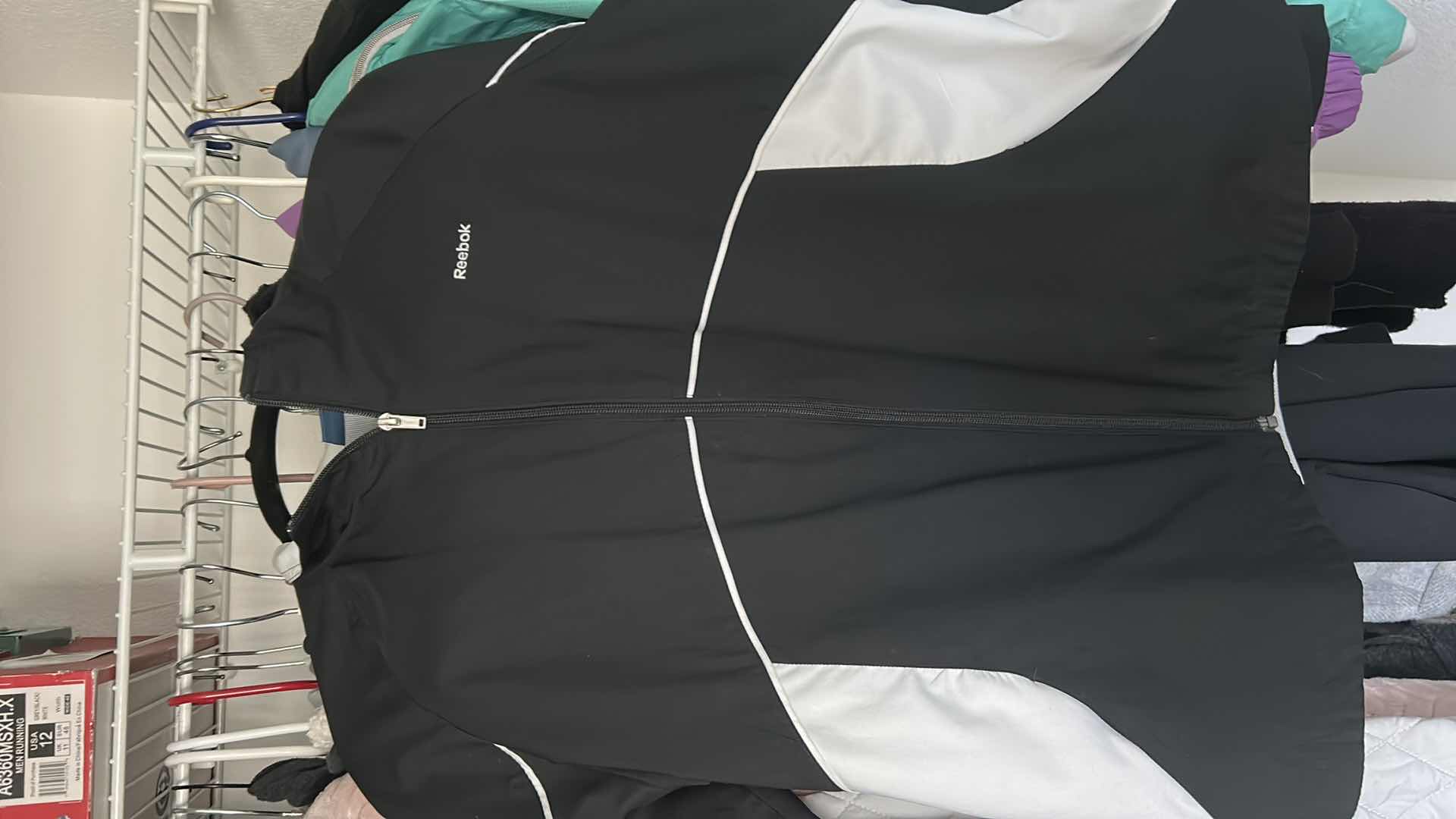 Photo 1 of 25-JACKETS SWEATERS SIZE LARGE