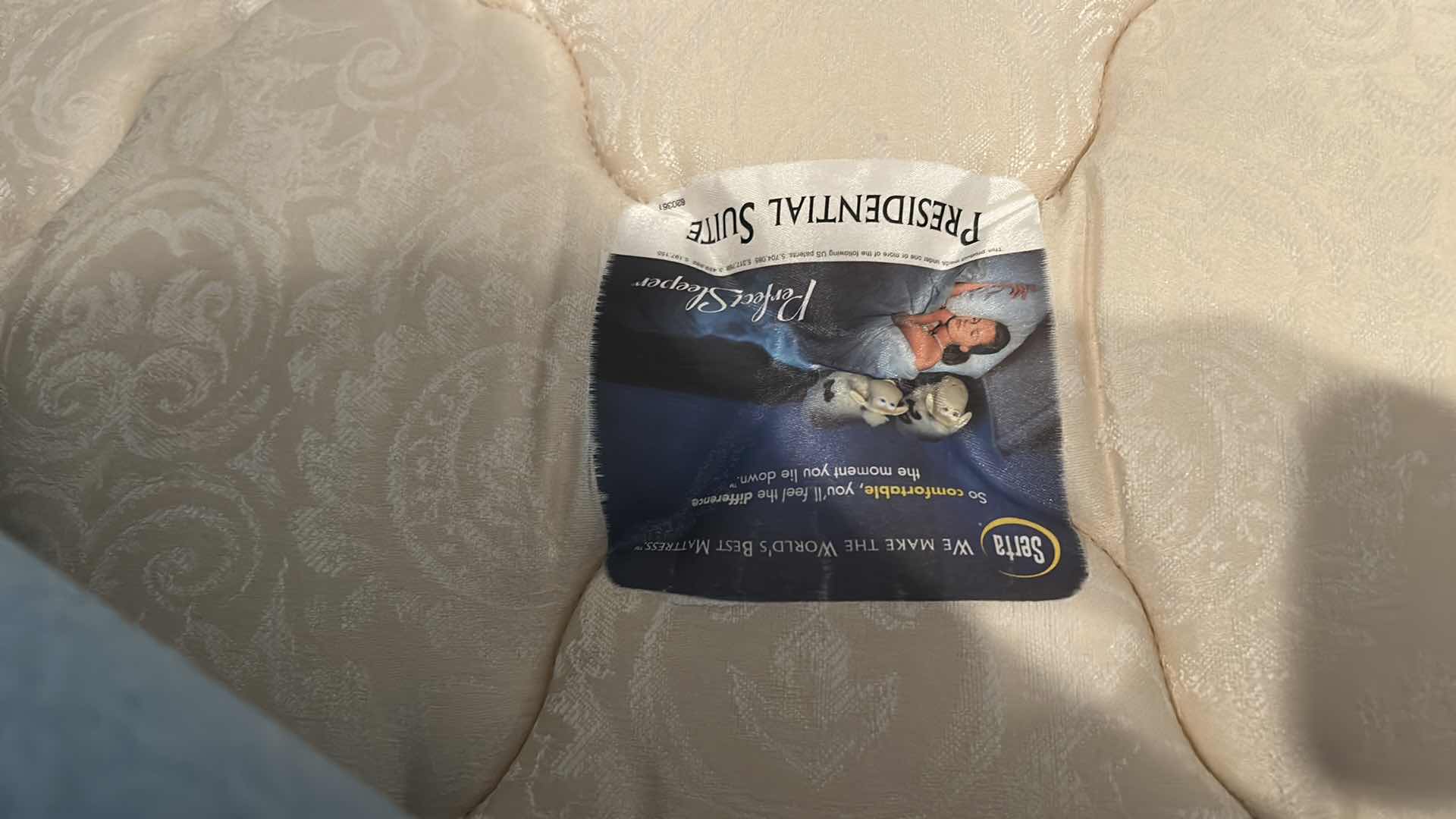 Photo 1 of SERTA QUEEN PERFECT SLEEPER MATTRESS 58“ x 78” PLUS 5” FOAM TOPPER