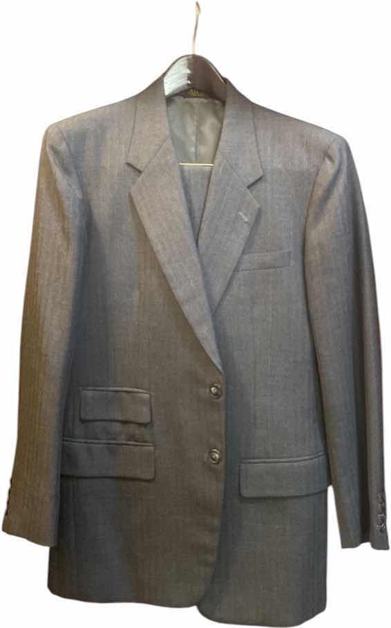 Photo 1 of MENS GRAND CUSTOM SUIT 100%WOOL MADE IN HONG KONG EST SIZE JACKET 40/42 PANTS 33/34