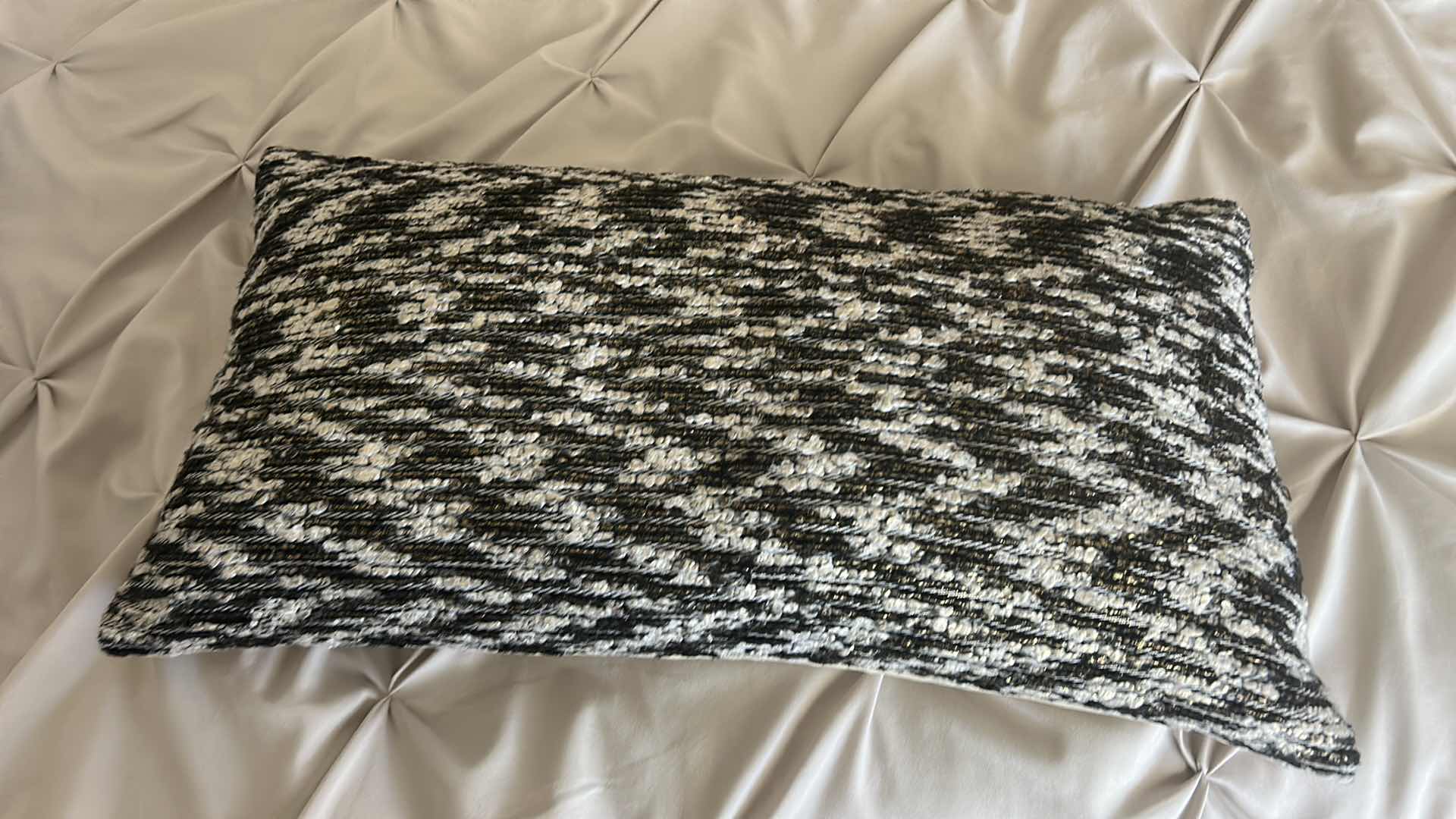 Photo 1 of QUEEN BEDDING AND PILLOWS