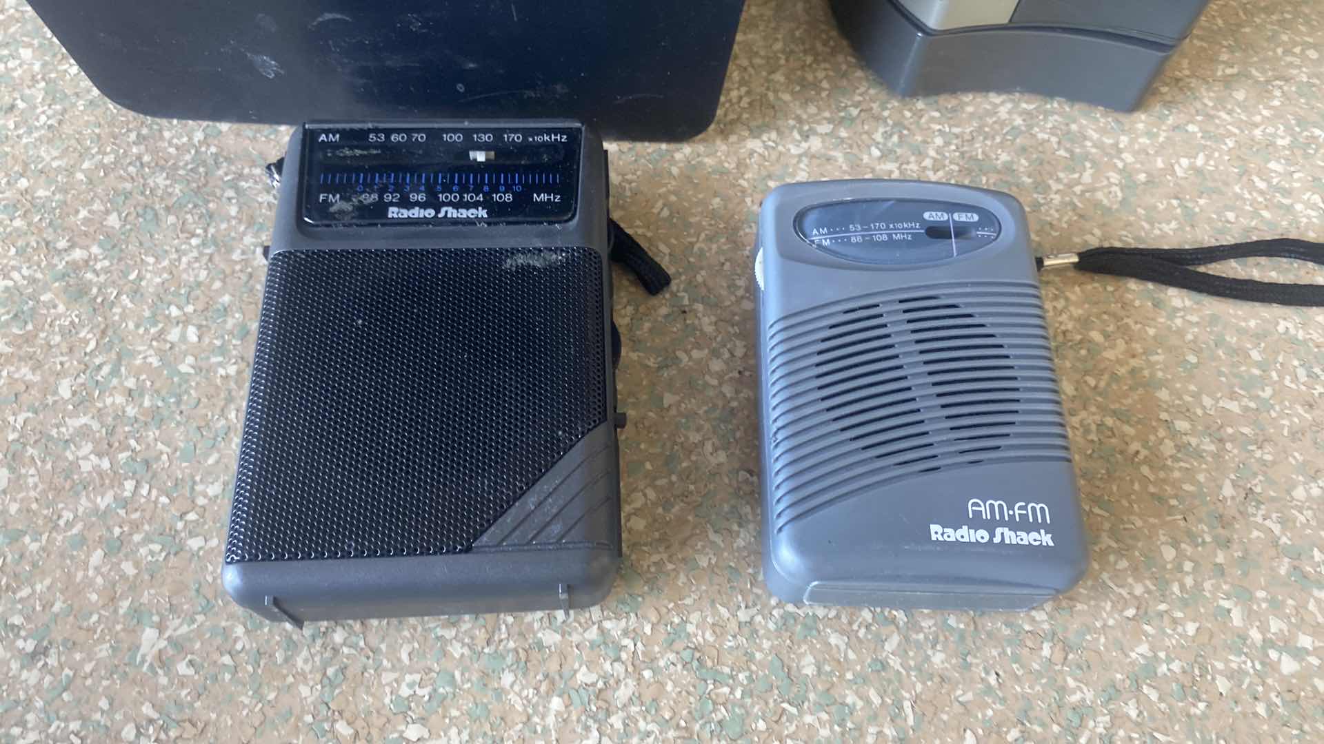 Photo 1 of SHREDDER, SEVILLE & 2 RADIOS