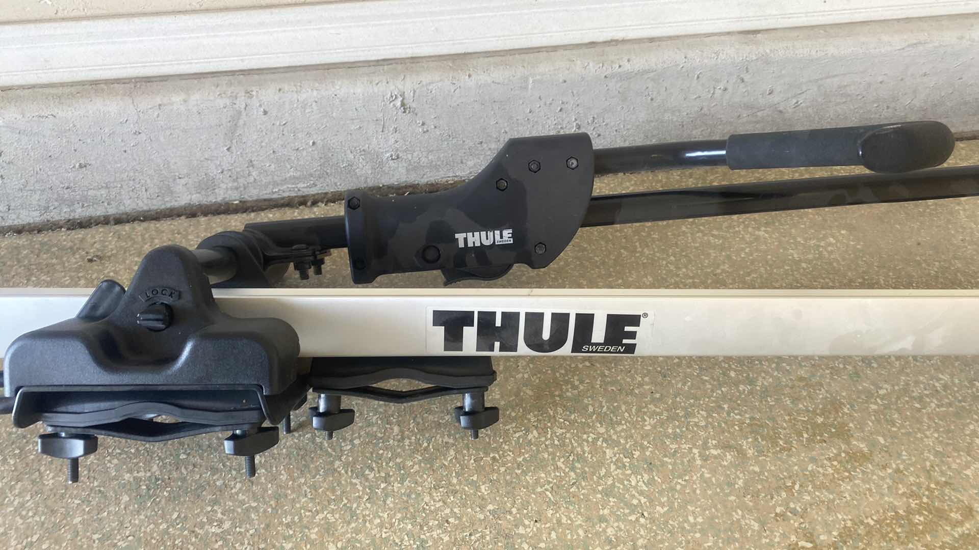Photo 1 of THULE BIKE RACK