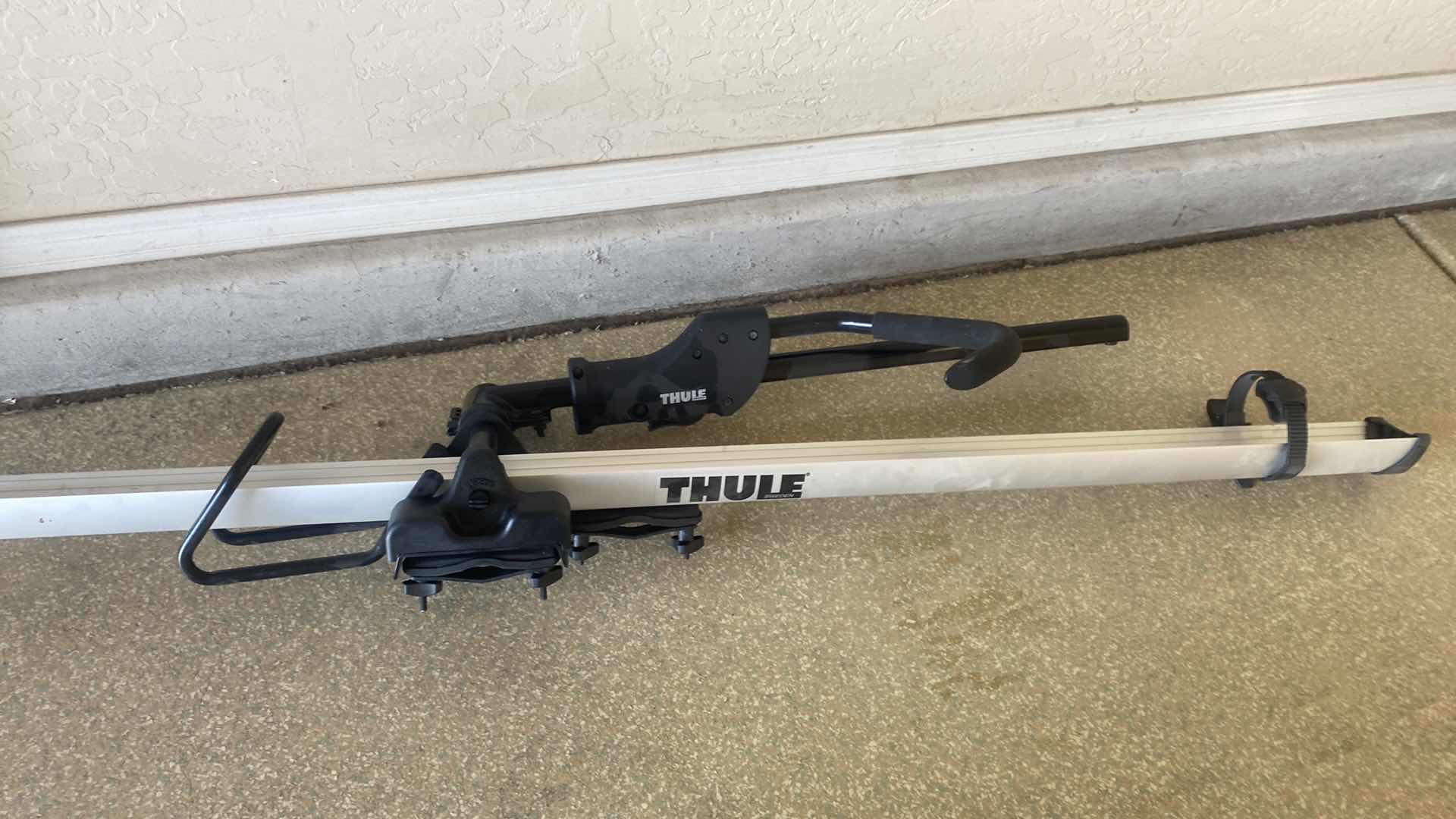 Photo 1 of THULE BIKE RACK