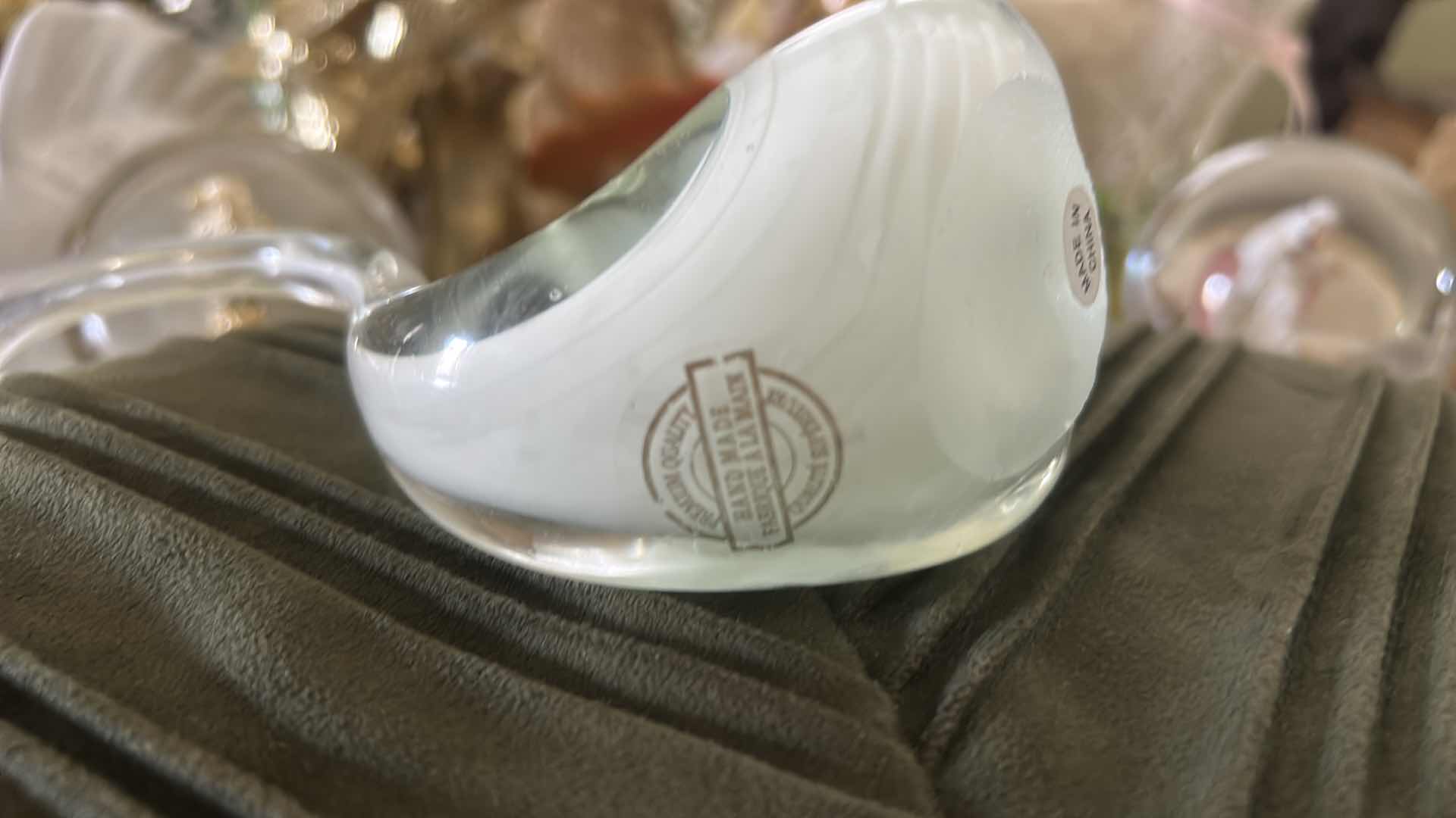 Photo 1 of HAND BLOWN GLASS SWAN H7”