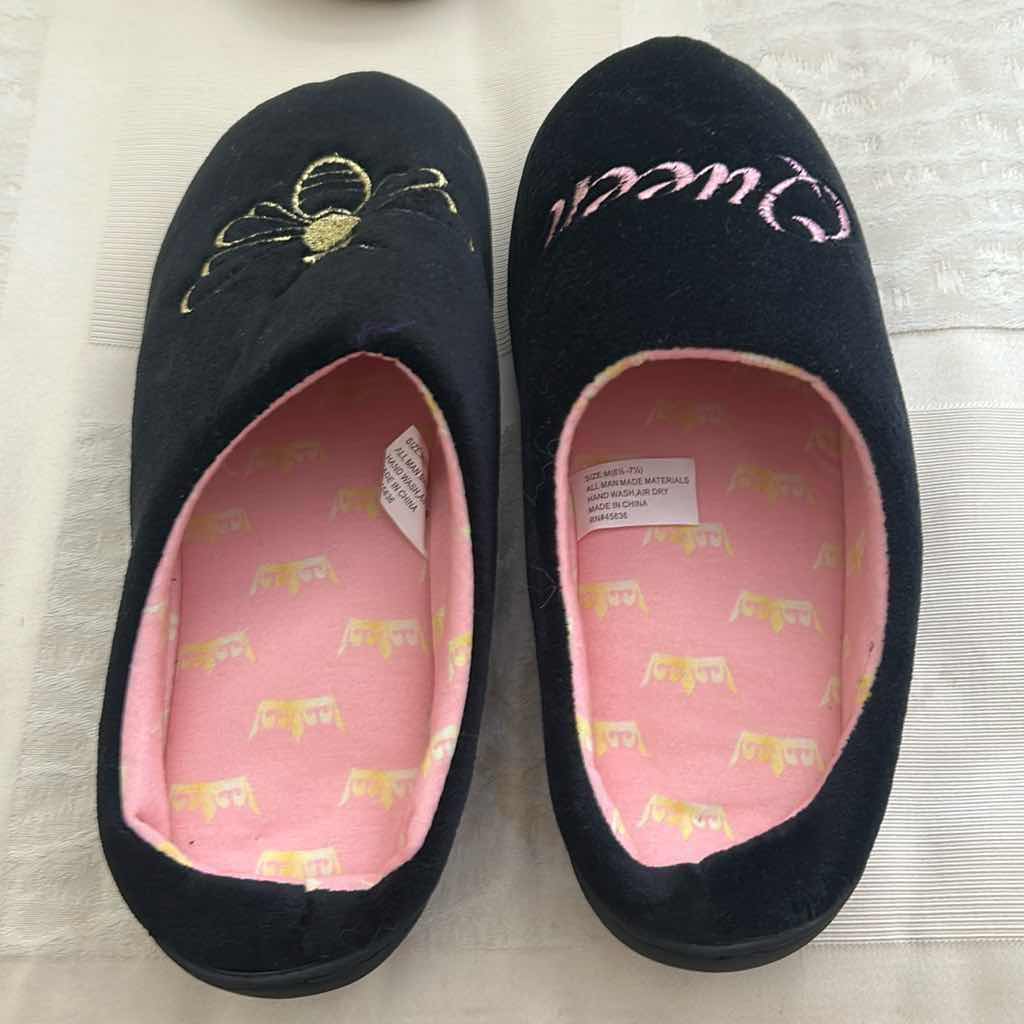 Photo 1 of 4- LAURA ASHLEY QUEEN SLIPPERS SIZE MEDIUM