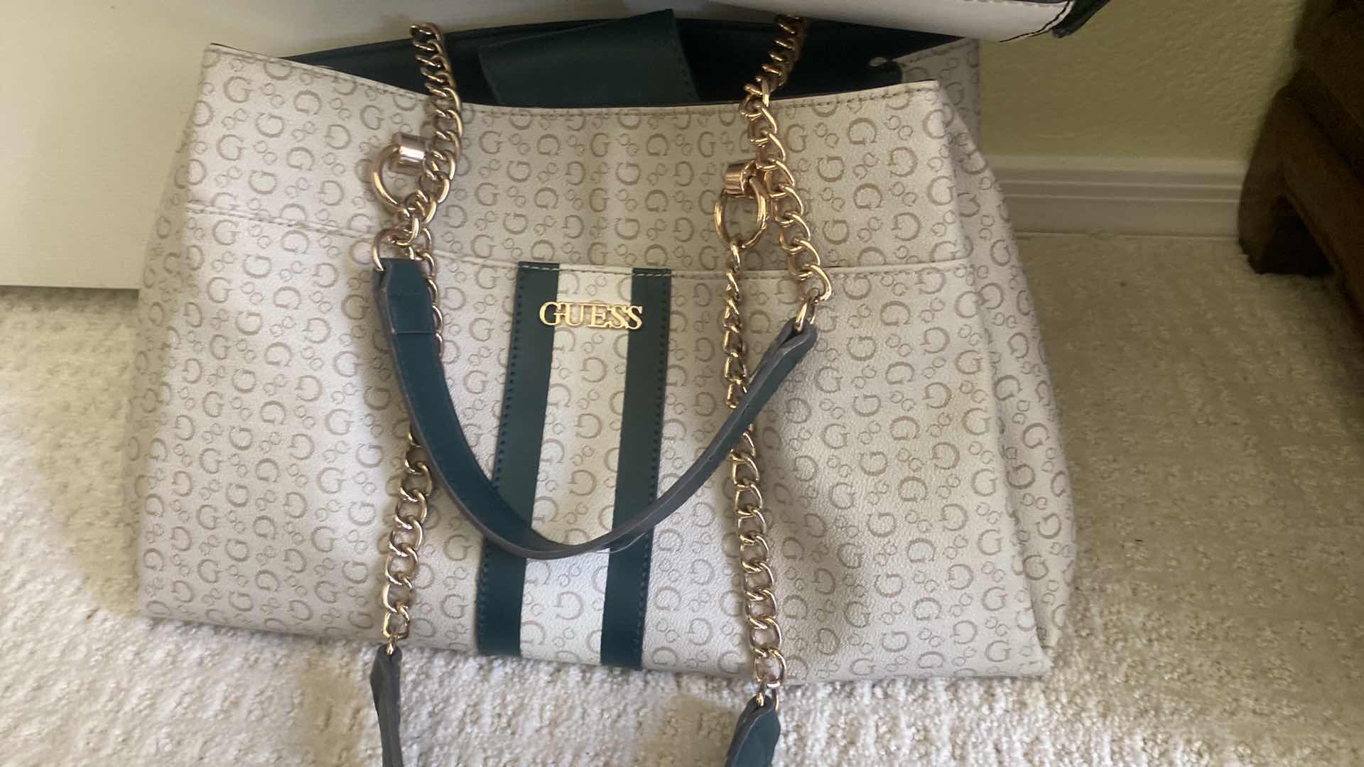 Photo 1 of 3-GUESS HANDBAGS
