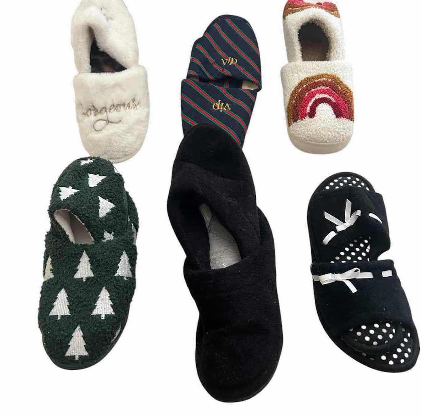 Photo 1 of 6- SLIPPERS SIZE MEDIUM