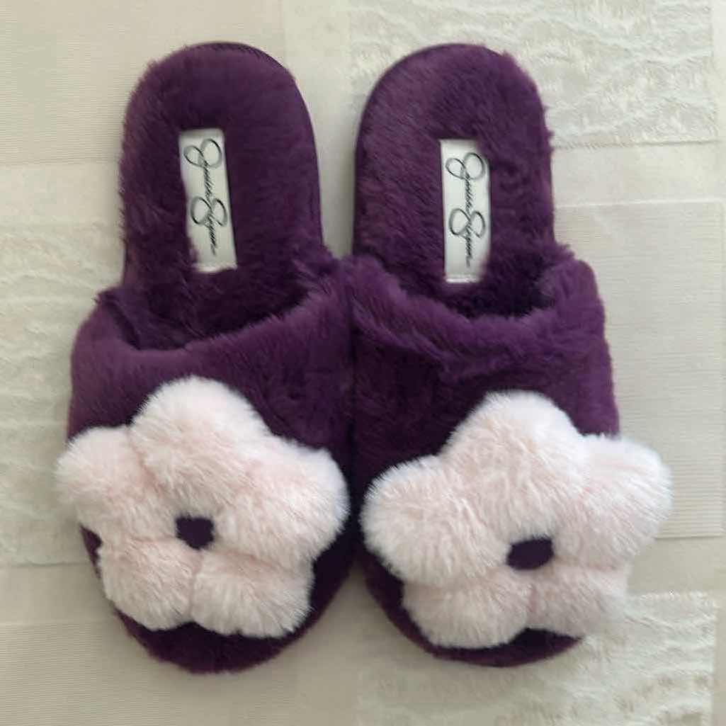 Photo 1 of 3- JESSICA SIMPSON PLUSH SLIPPERS 2 SMALL 1 MED