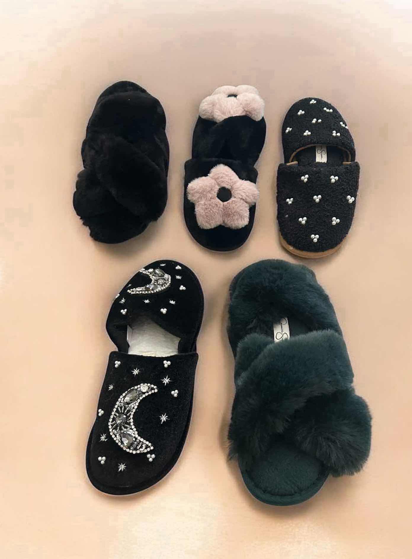 Photo 1 of 5- PLUSH JESSICA SIMPSON SLIPPERS 3 SMALL 2 MED