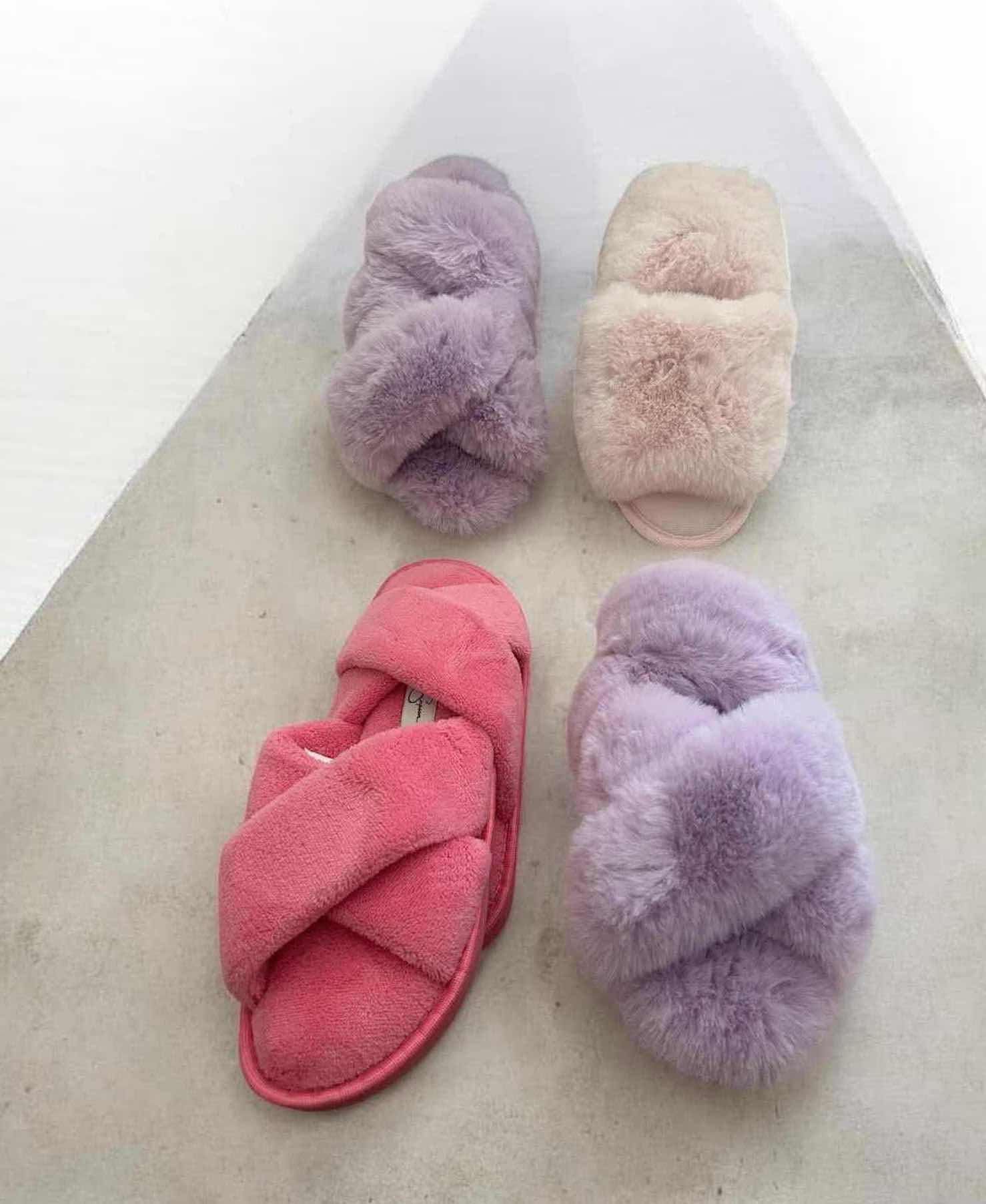 Photo 1 of 4- JESSICA SIMPSON PLUSH SLIPPERS 3 MED 1 SMALL