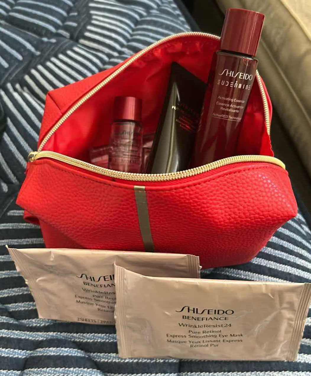 Photo 1 of 11- ASSORTED HEAD BANDS & RED COSMETIC BAG SHLSEIDO PRODUCTS
