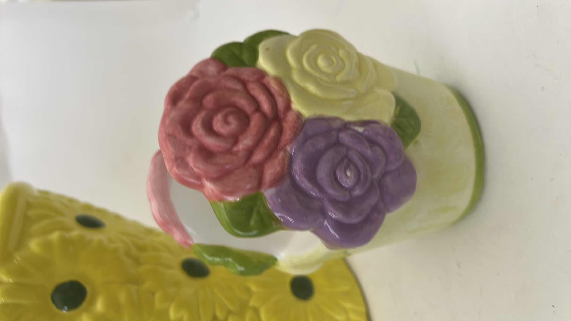 Photo 1 of 2 PC CERAMIC FLORAL DECOR (TALLEST H12”)