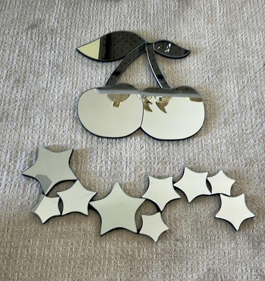 Photo 1 of 2 - MIRRORED WALL DECOR PIECES (CHERRY 16” x 16”)