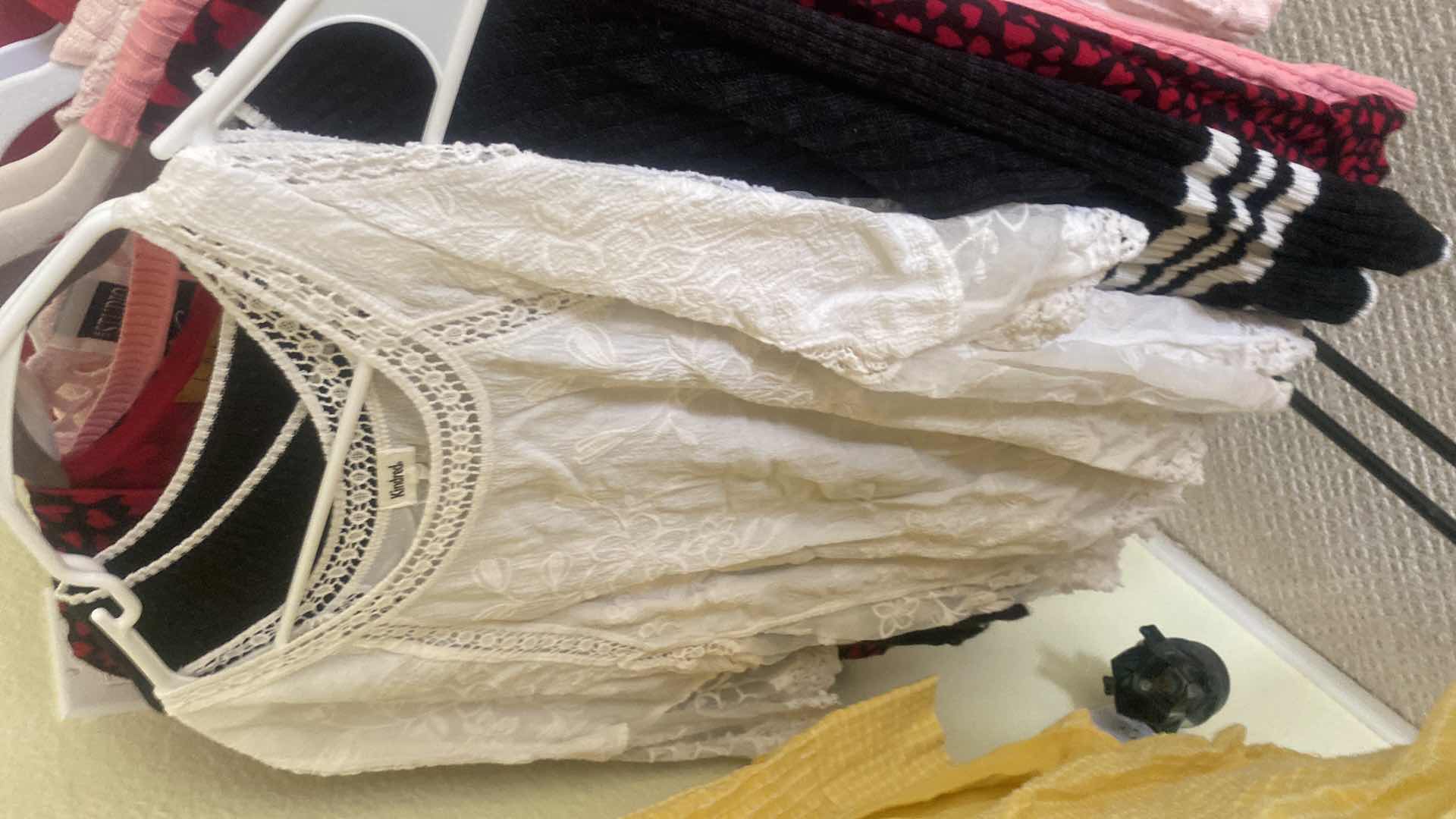 Photo 1 of 20-WOMENS TOPS SIZE MEDIUM & PETITE MEDIUM