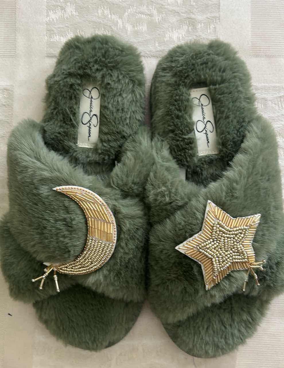 Photo 1 of 4- PLUSH JESSICA SIMPSON SLIPPERS 2 SMALL 2 MEDIUM