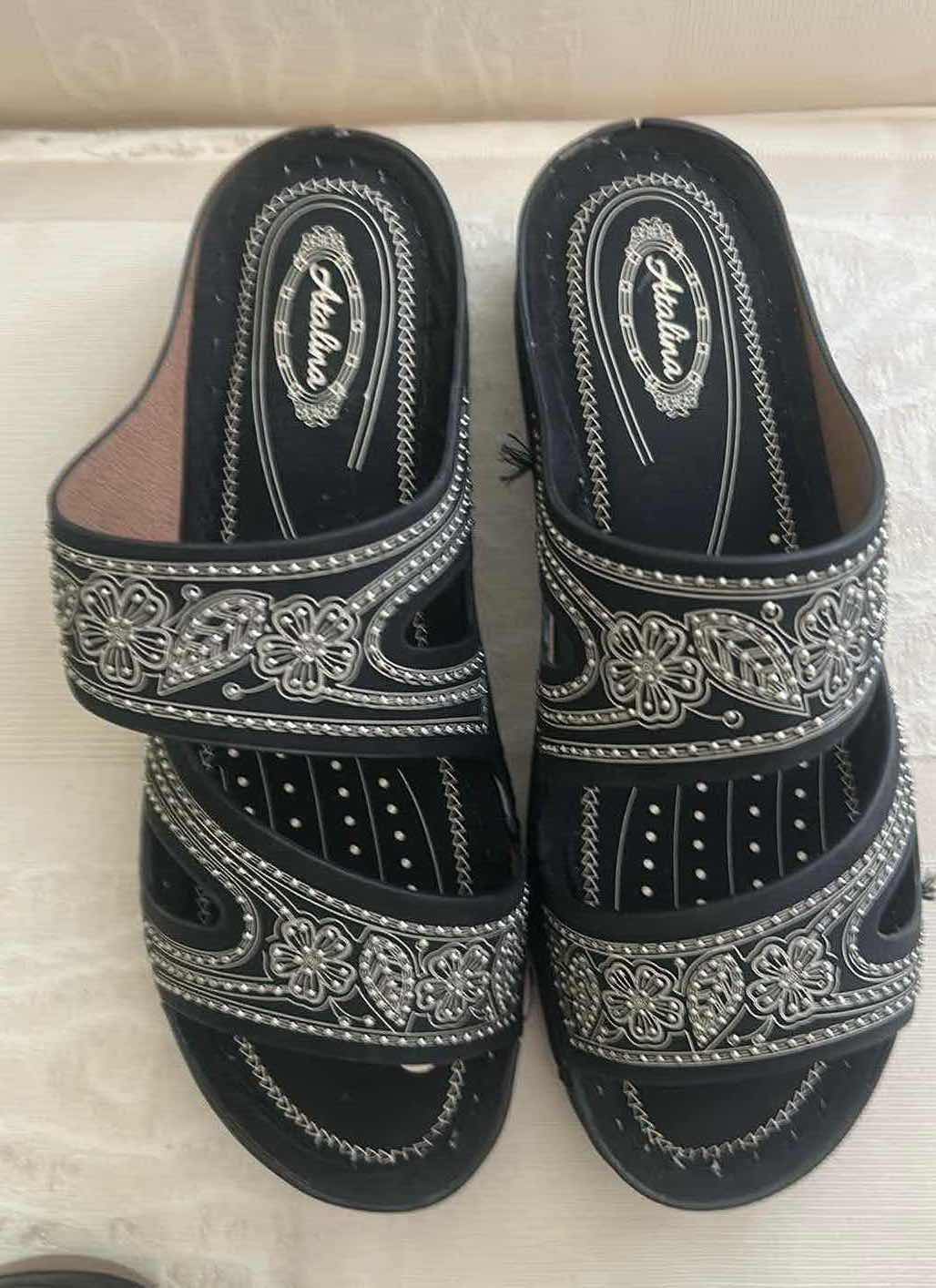 Photo 1 of 5- FLEX STEP ATALINA SANDALS SIZE 7
