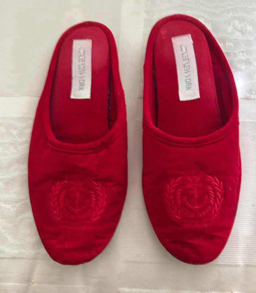 Photo 1 of 3- JONES NEW YORK VELVET CRESTED SLIPPERS ATALINA TEXTURED MULES SIZE 7