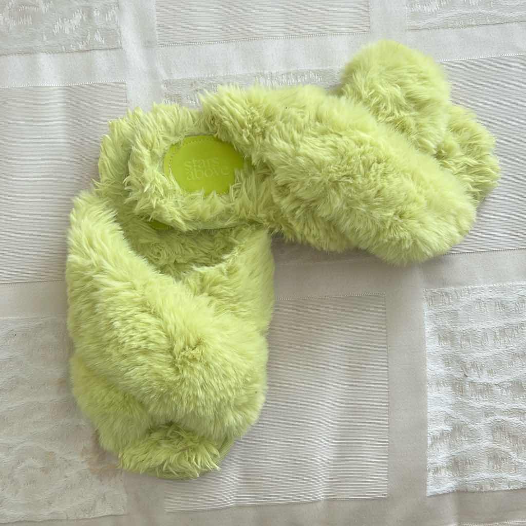 Photo 1 of 5- PLUSH SLIPPERS 3 SMALL 2 MEDIUM