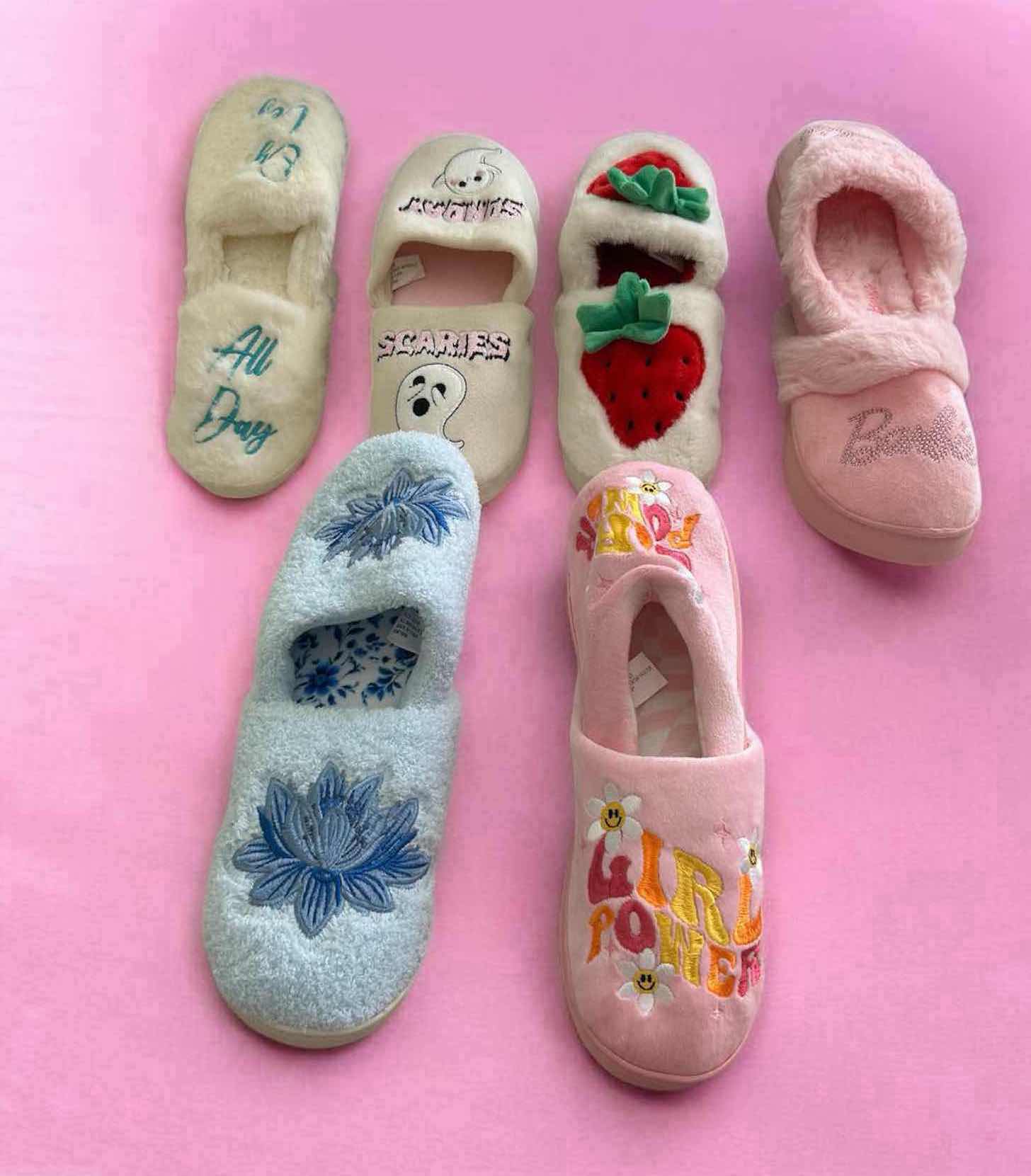 Photo 1 of 6- PLUSH SLIPPERS SIZE SMALL