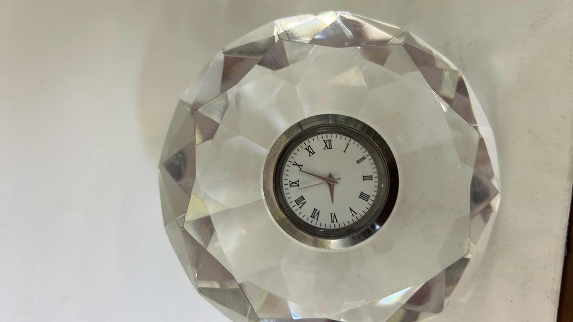 Photo 1 of CLEAR CUT LEAD CRYSTAL FACETED ROUND DESK QUARTZ CLOCK PAPERWEIGHT FEATURES A ROMAN NUMERAL DIAL. & CRYSTAL APPLE PAPERWEIGHT (TALLEST 2.75”)