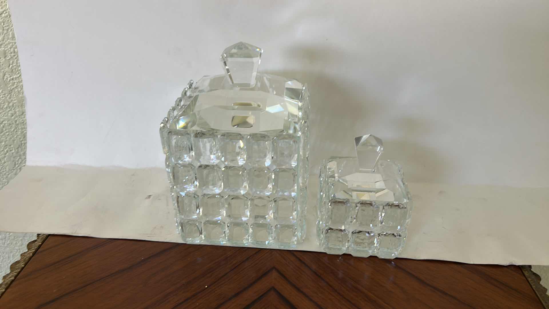 Photo 1 of 2 - STUDIO 55D KATRINA CRYSTAL JEWELRY BOX FEATURES A DISTINCTIVE FACETED CUBE DESIGN WITH A MATCHING LID. (TALLEST 6”)