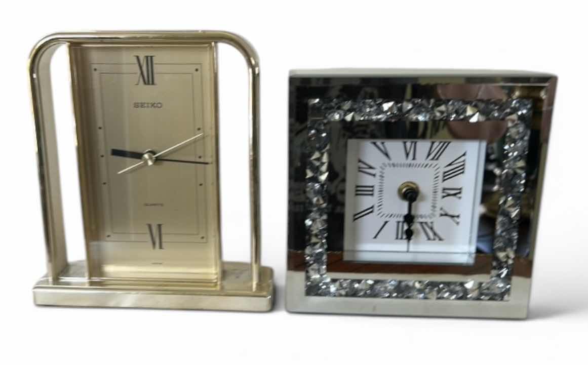 Photo 1 of 2 DESK CLOCKS H5” H7”