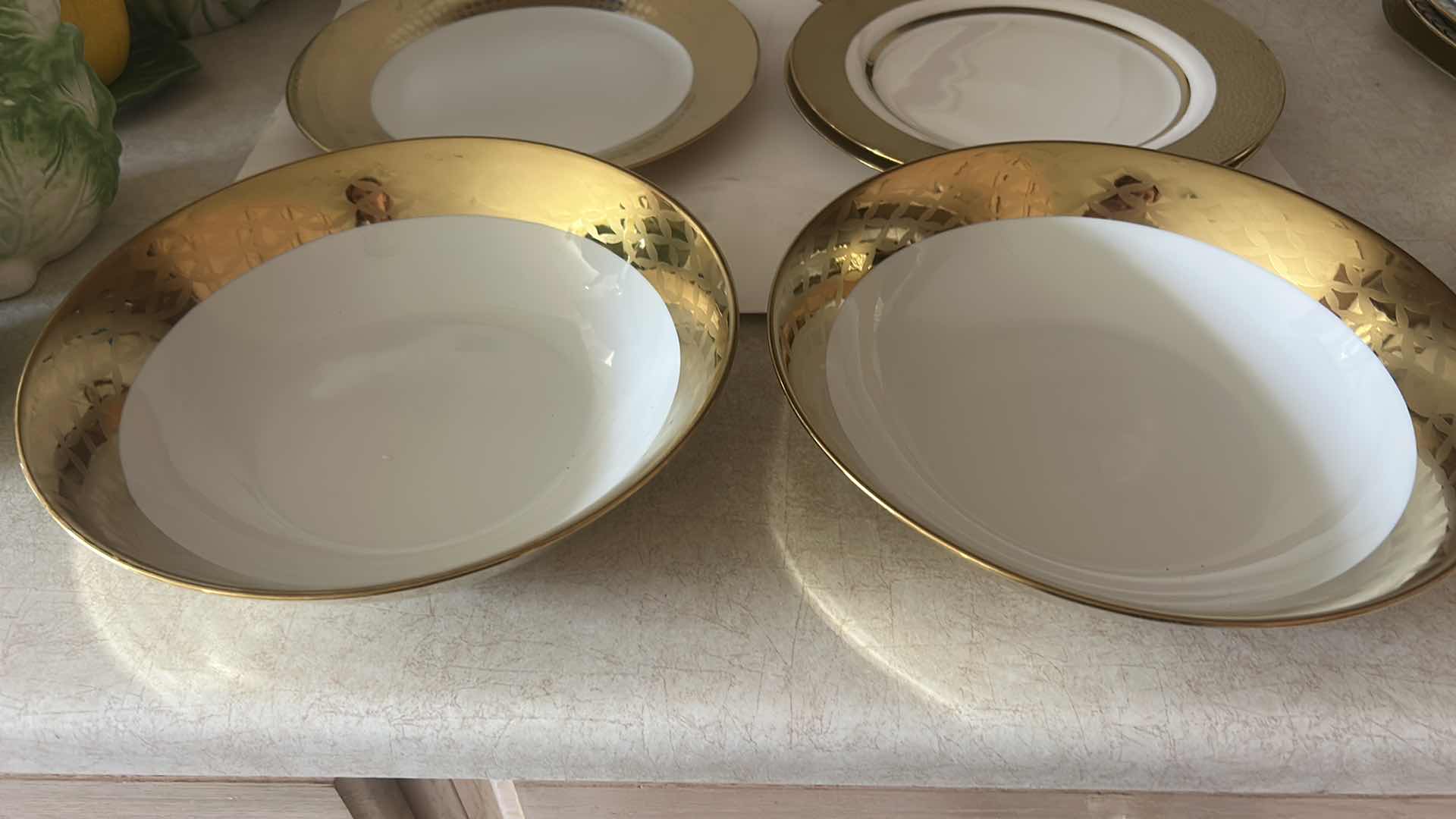 Photo 1 of 16 PC WHITE AND GOLD DINNERWARE