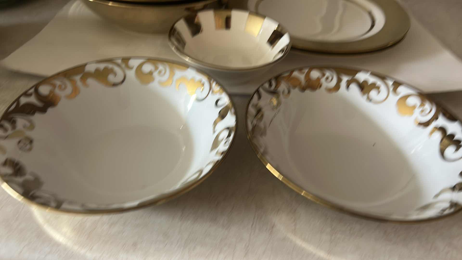 Photo 1 of 16 PC WHITE AND GOLD DINNERWARE