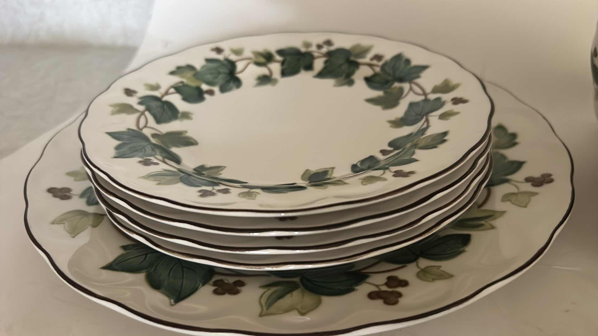 Photo 1 of 21 PC- NIKKO FINE TABLEWARE CASUAL LIVING