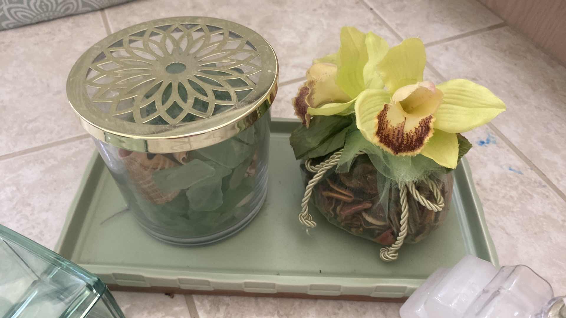 Photo 1 of BATH ACCESSORIES 5 PIECES