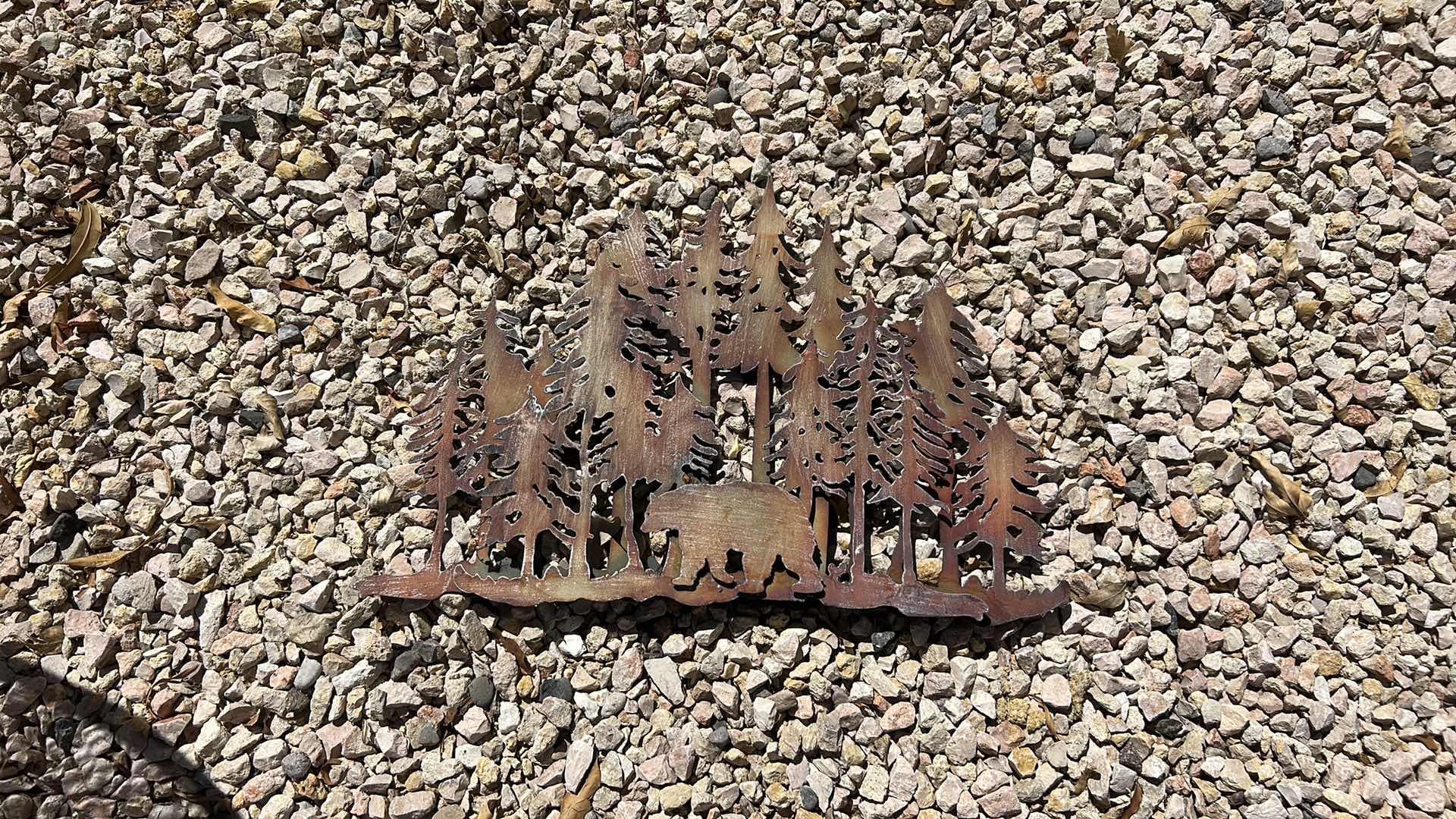 Photo 1 of METAL OUTDOOR DECOR 28” x H19”