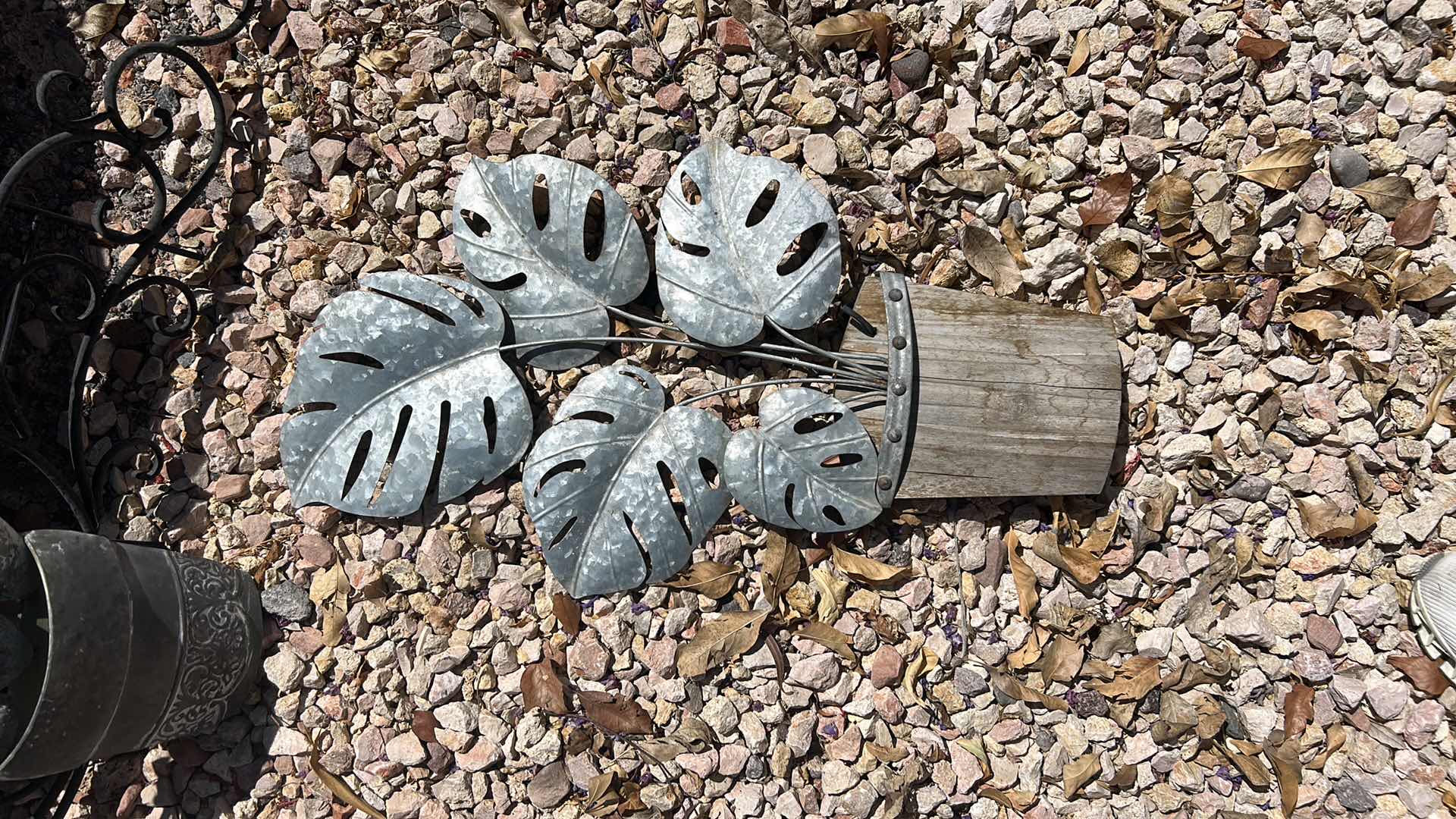 Photo 1 of METAL OUTDOOR DECOR