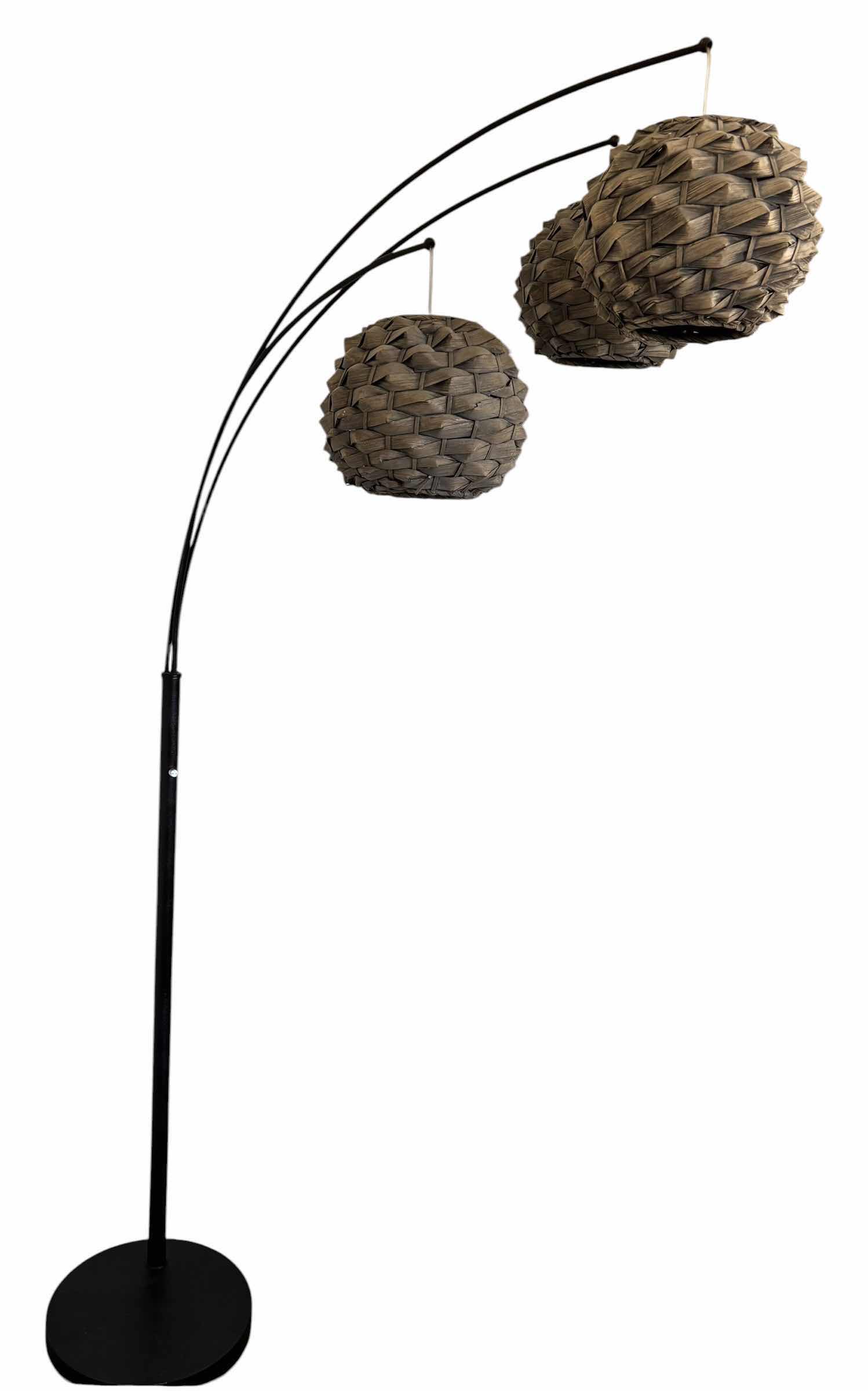 Photo 1 of LITE SOURCE LINTERNA ARC FLOOR LAMP H87” $435