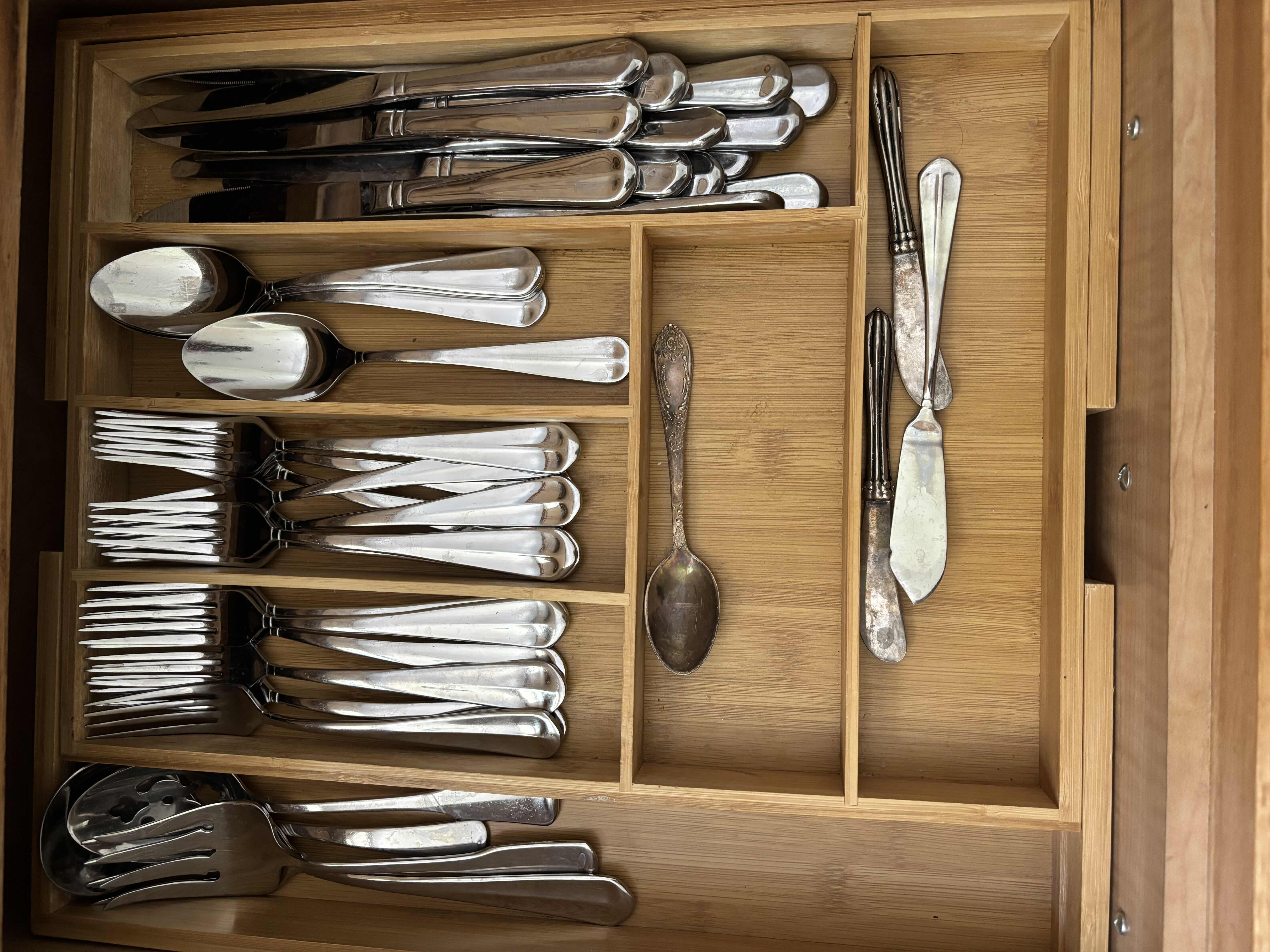 Photo 1 of CONTENTS OF KITCHEN DRAWERS (2)