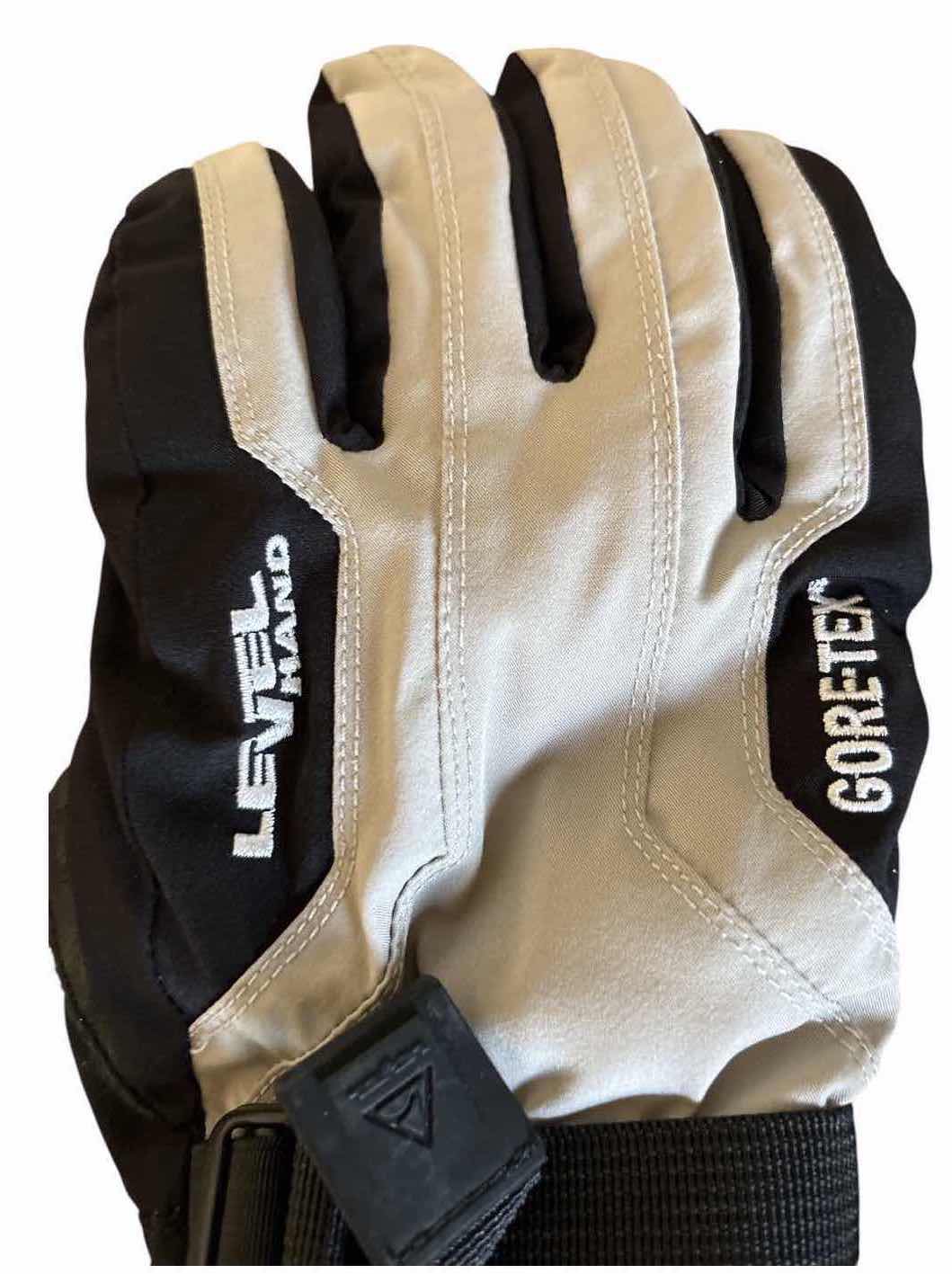Photo 1 of LEVEL GORE-TEX INSULATED SKI/SNOWBOARD GLOVES WITH ADJUSTABLE WRIST STRAPS SIZE M