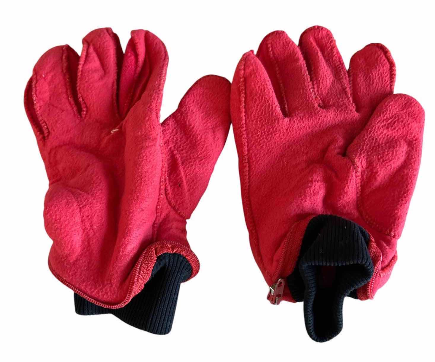 Photo 1 of (2)PCS FABLICE WINTER GLOVES AND RED FLEECE GLOVE SIZE M