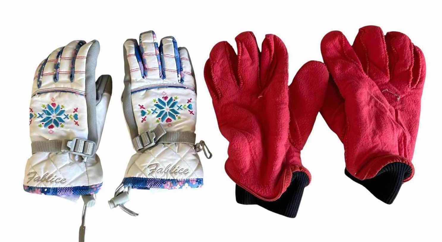 Photo 1 of (2)PCS FABLICE WINTER GLOVES AND RED FLEECE GLOVE SIZE M