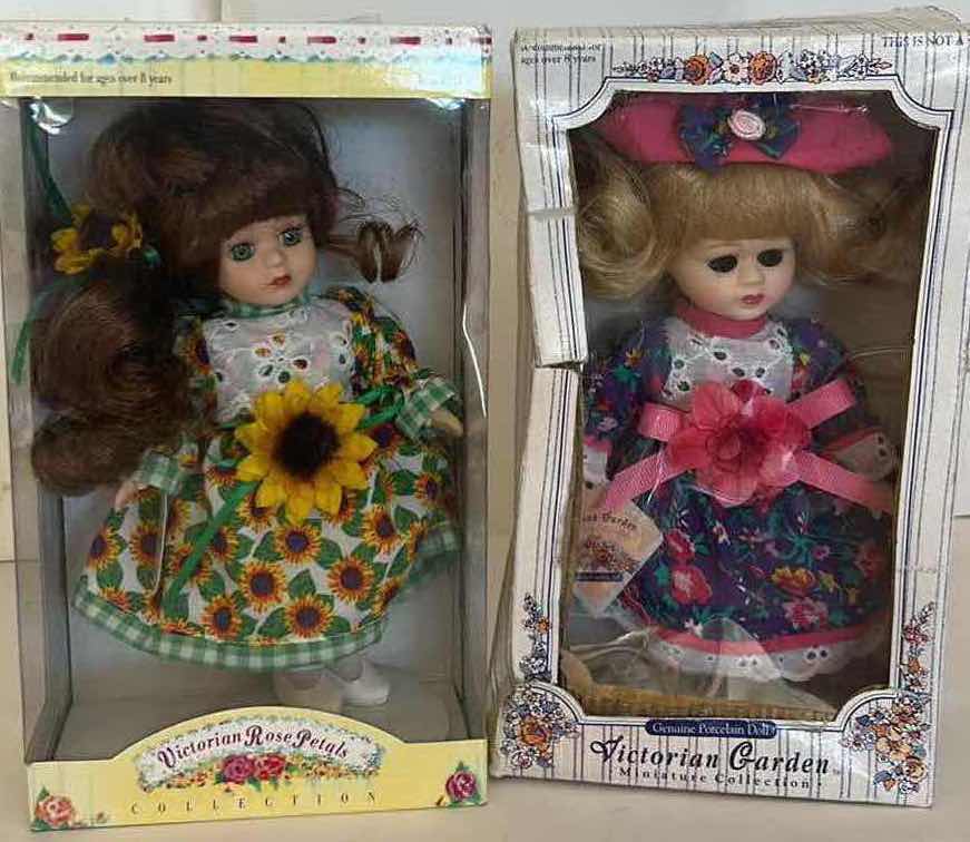 Photo 1 of 2 NIB - VINTAGE PORCELAIN MINIATURE DOLLS BY MELISSA JANE IN ORIGINAL BOXES.